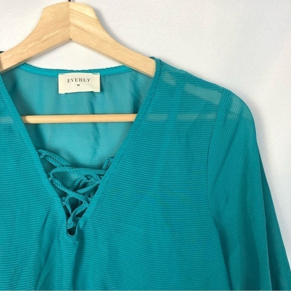 Everly Teal Blue Chiffon Bell Sleeve Blouse S - Picture 3 of 3